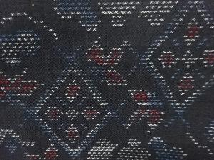 アンティーク　古典柄織り出し本場泥大島紬着物